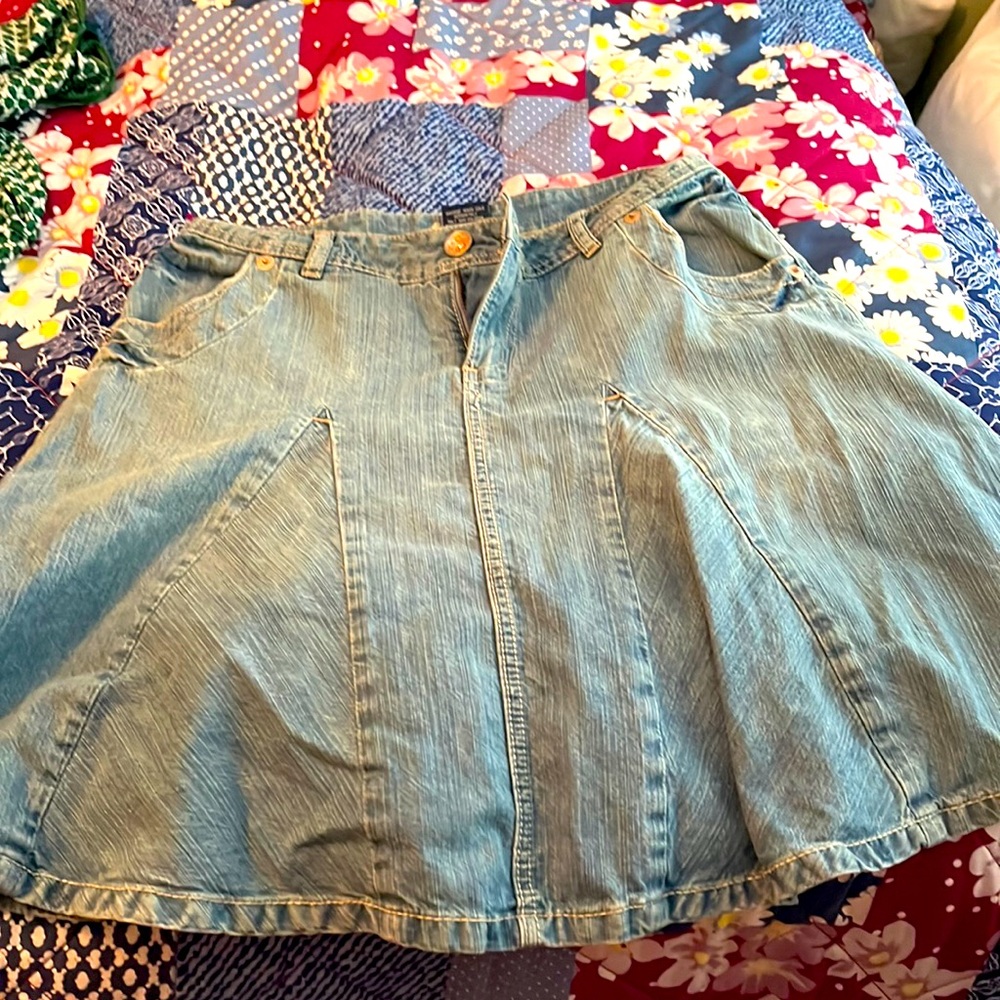 La blues Jean skirt
